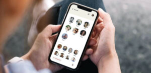 Clubhouse: come funziona il social network del momento?